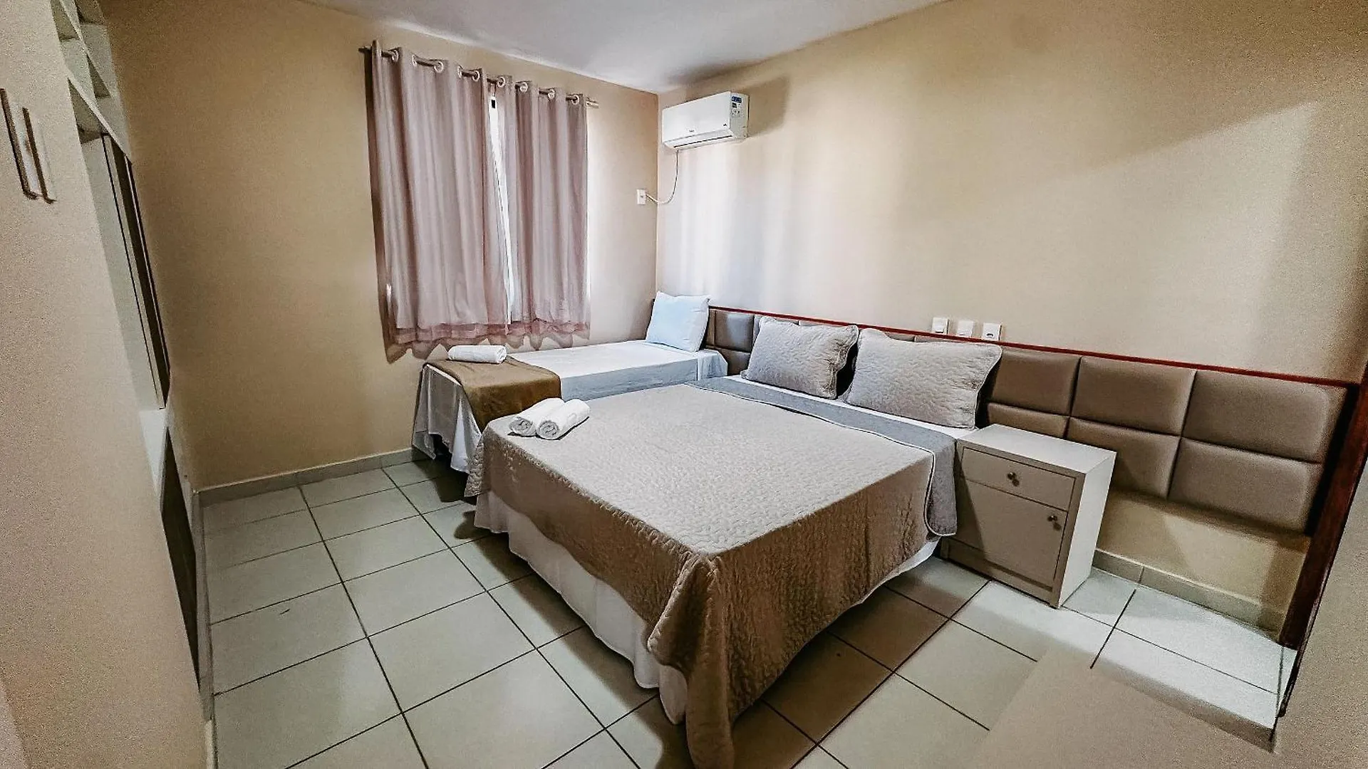 Taperapua Beachfront: 2-Bedroom Apartment with Wi-Fi and Parking Porto Seguro 0*,  Brazil