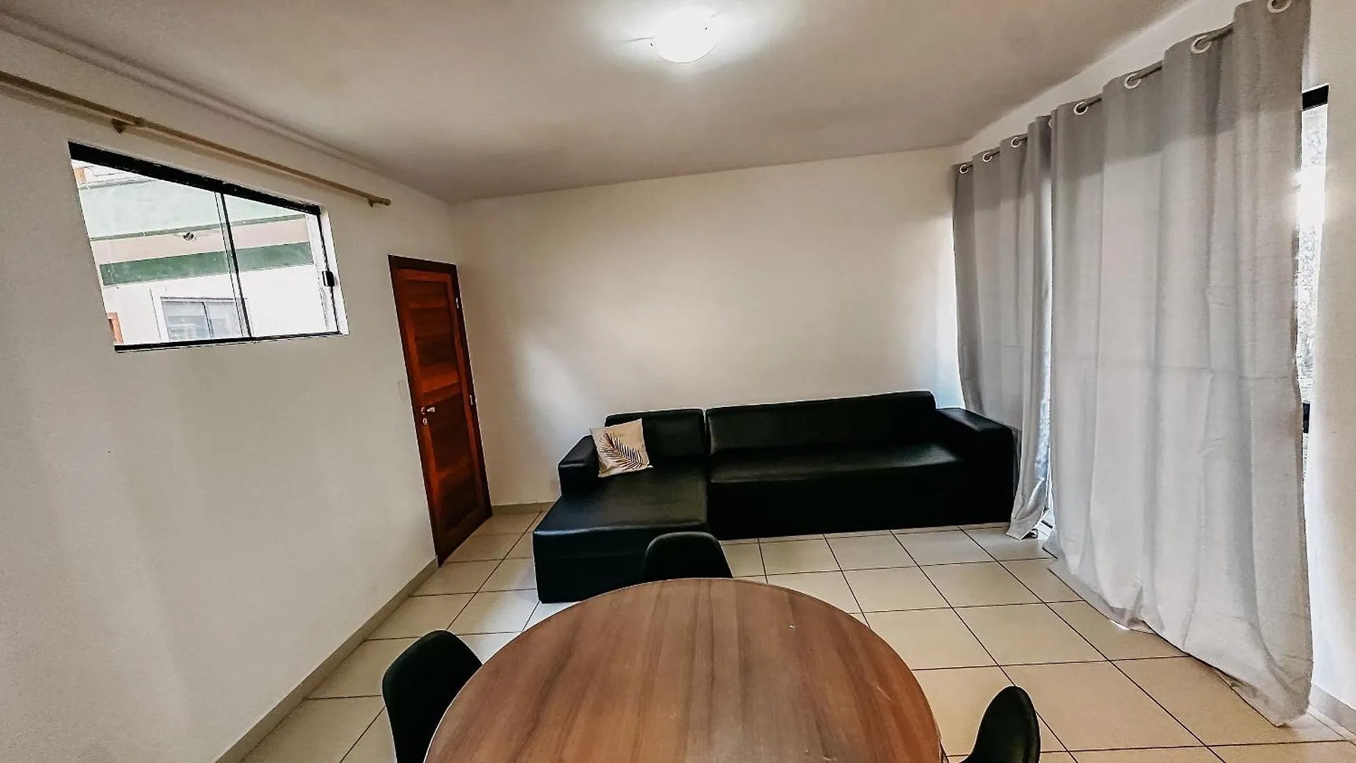 Taperapua Beachfront: 2-Bedroom Apartment with Wi-Fi and Parking Porto Seguro