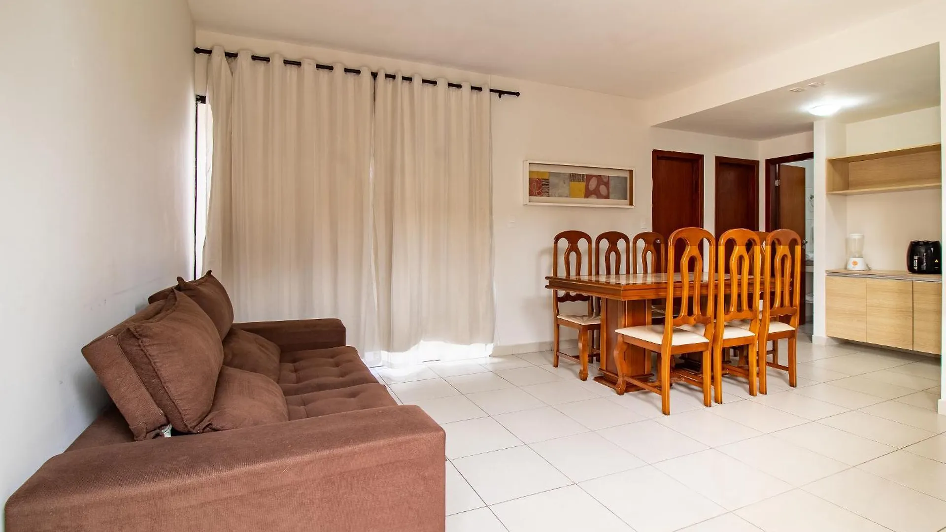Aptos Em Condominio Frente Mar Na Praia De Taperapua, Atravessou A Rua Esta Na Praia, Aptos Com 2 Quartos Com Ar Condicionado, Internet Privativa 300Mbps, 1 Vaga De Garagem, Acomodam Ate 6 Pessoas Porto Seguro Brésil