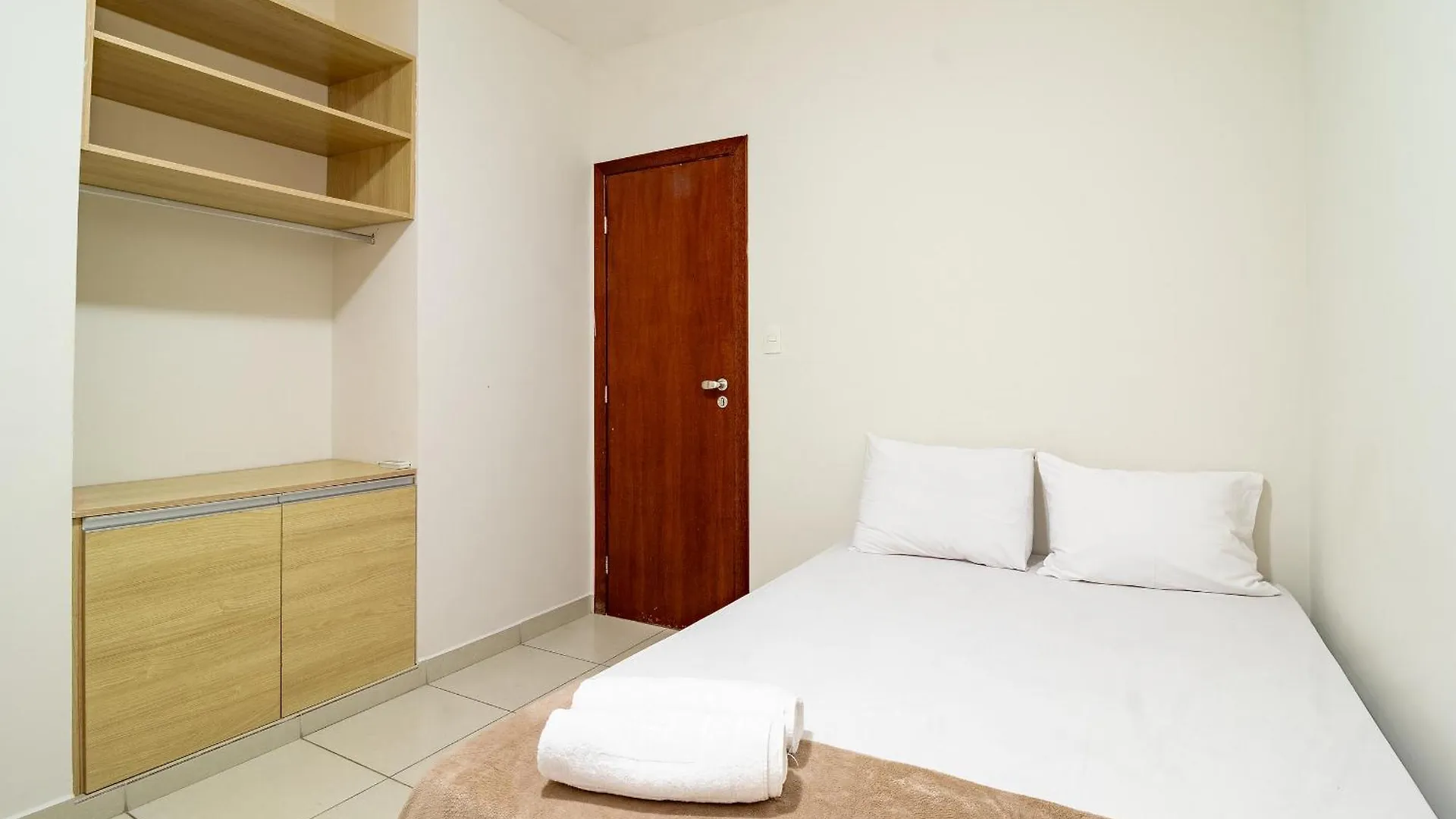 Aptos Em Condominio Frente Mar Na Praia De Taperapua, Atravessou A Rua Esta Na Praia, Aptos Com 2 Quartos Com Ar Condicionado, Internet Privativa 300Mbps, 1 Vaga De Garagem, Acomodam Ate 6 Pessoas Porto Seguro 0*,  Brésil