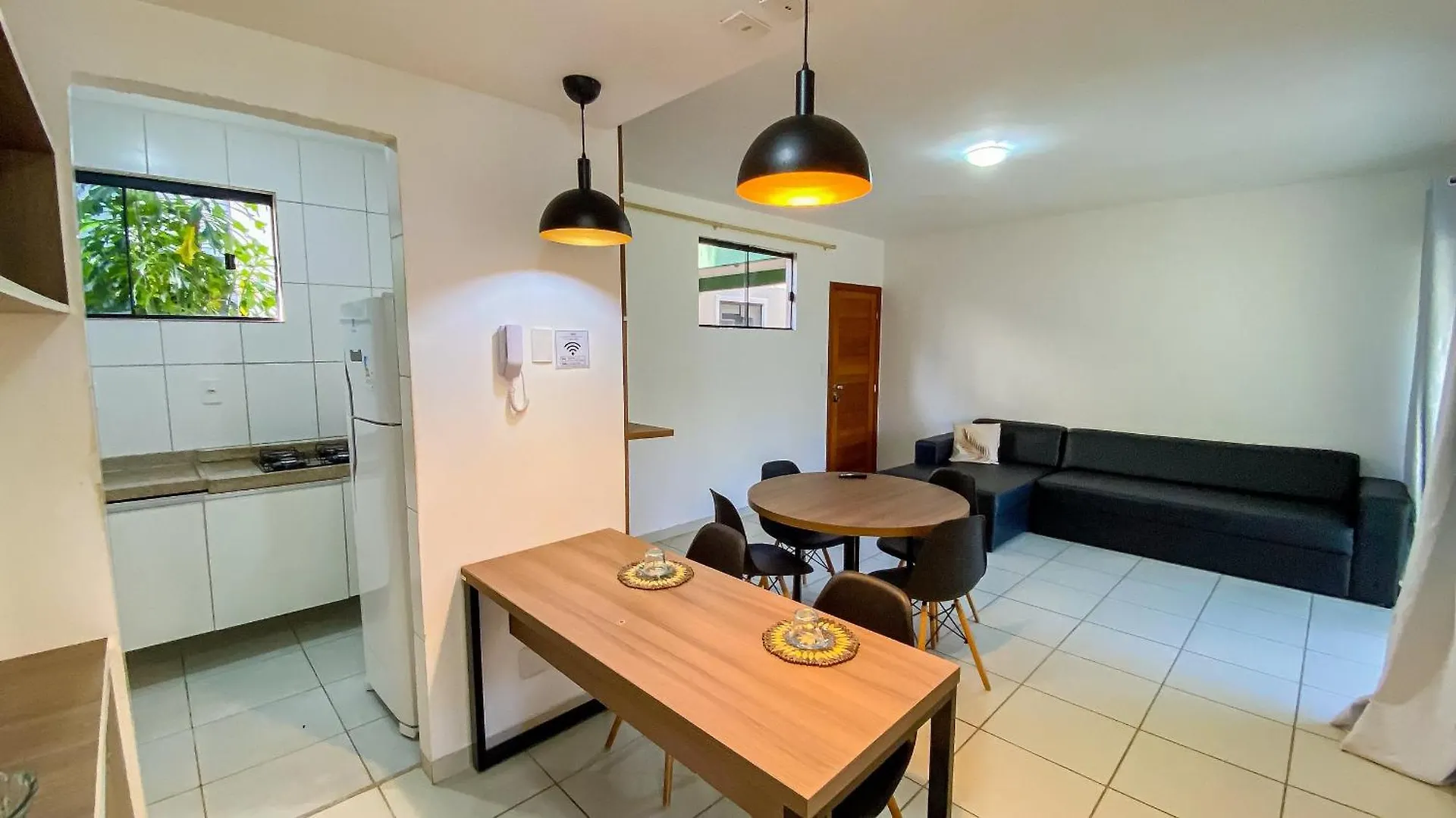 Aptos Em Condominio Frente Mar Na Praia De Taperapua, Atravessou A Rua Esta Na Praia, Aptos Com 2 Quartos Com Ar Condicionado, Internet Privativa 300Mbps, 1 Vaga De Garagem, Acomodam Ate 6 Pessoas Porto Seguro