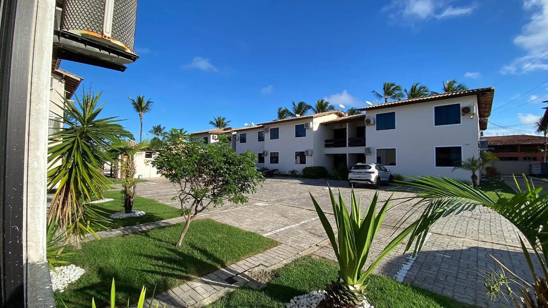 Aptos Em Condominio Frente Mar Na Praia De Taperapua, Atravessou A Rua Esta Na Praia, Aptos Com 2 Quartos Com Ar Condicionado, Internet Privativa 300Mbps, 1 Vaga De Garagem, Acomodam Ate 6 Pessoas Porto Seguro