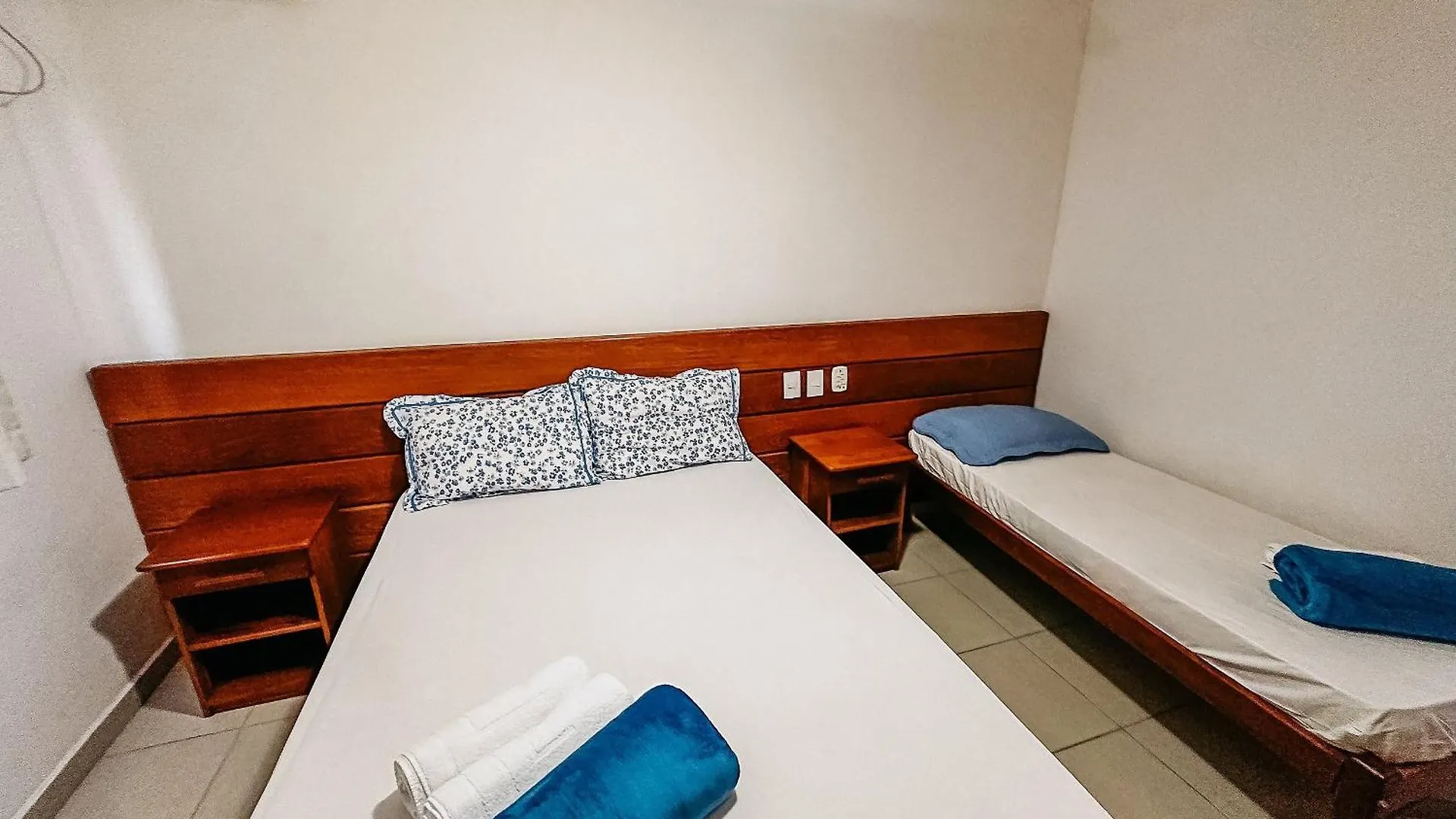 Taperapua Beachfront: 2-Bedroom Apartment with Wi-Fi and Parking Porto Seguro