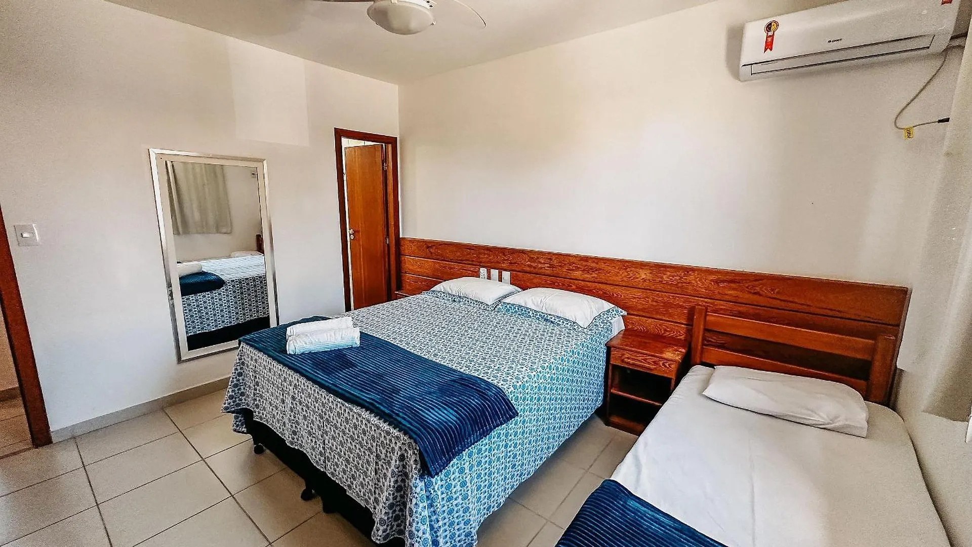 Taperapua Beachfront: 2-Bedroom Apartment with Wi-Fi and Parking Porto Seguro