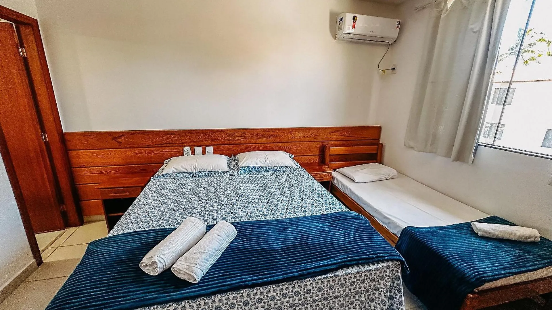 Aptos Em Condominio Frente Mar Na Praia De Taperapua, Atravessou A Rua Esta Na Praia, Aptos Com 2 Quartos Com Ar Condicionado, Internet Privativa 300Mbps, 1 Vaga De Garagem, Acomodam Ate 6 Pessoas 포르투세구로