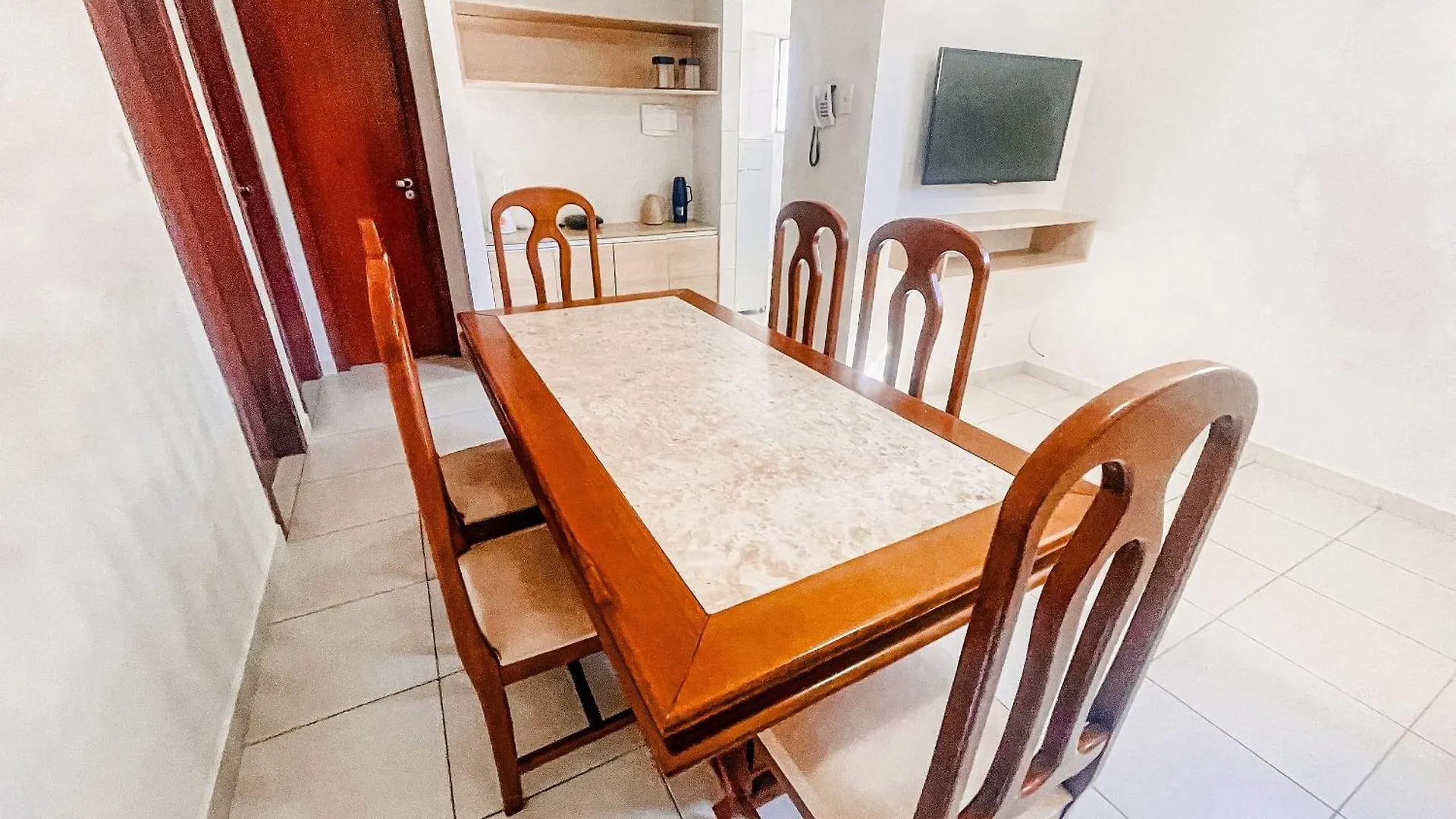 Taperapua Beachfront: 2-Bedroom Apartment with Wi-Fi and Parking Porto Seguro