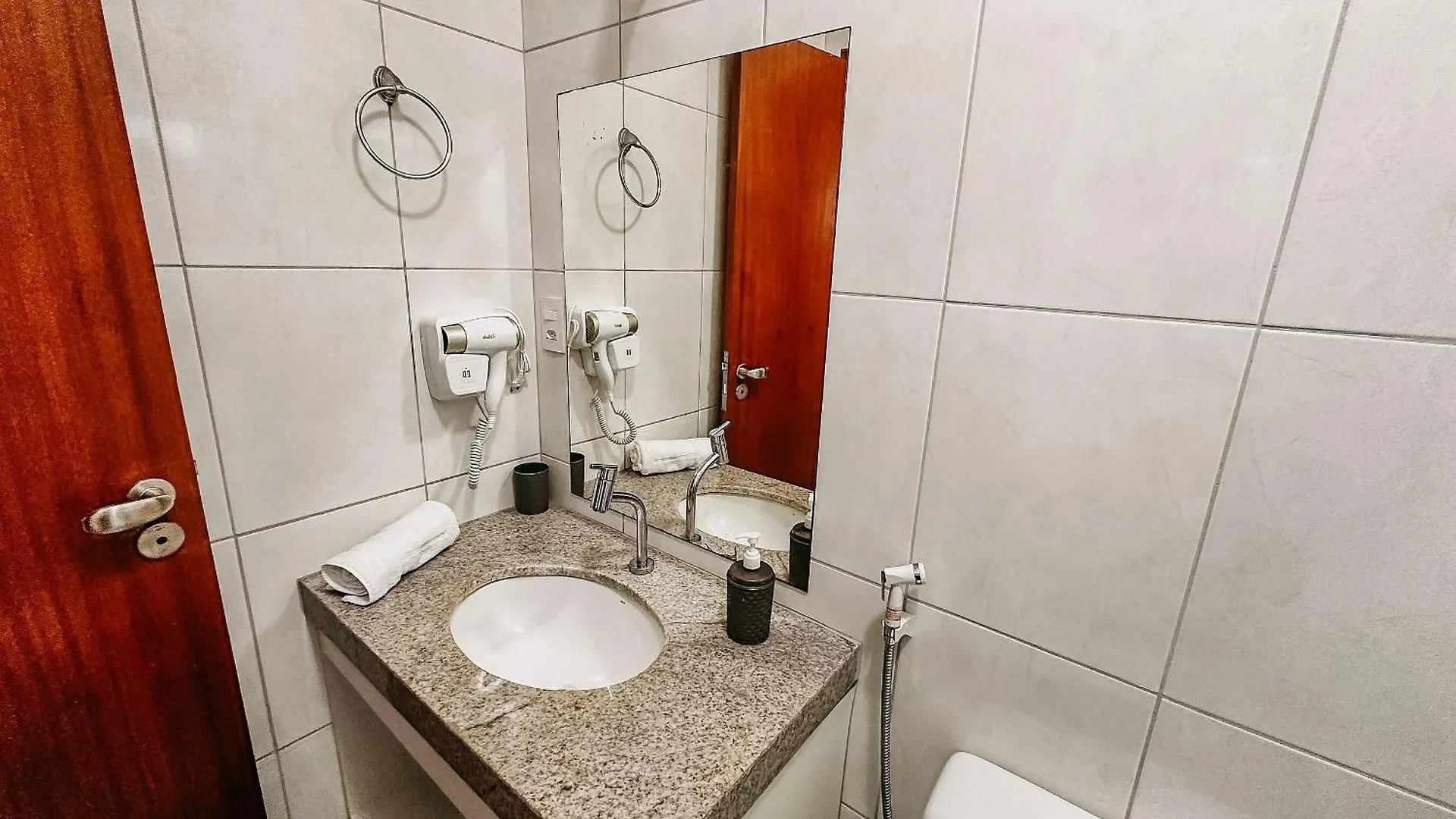 Holiday home Taperapua Beachfront: 2-Bedroom Apartment with Wi-Fi and Parking Porto Seguro Brazil