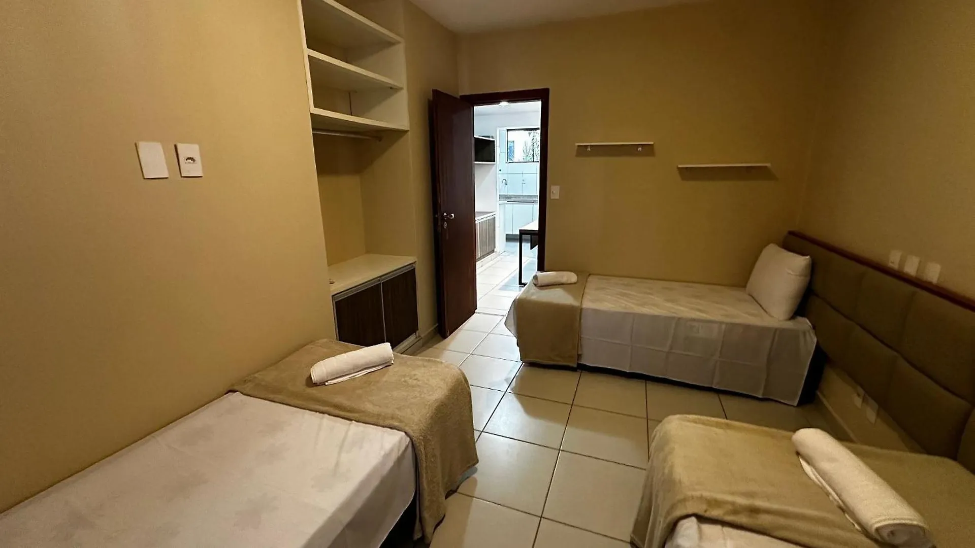 Taperapua Beachfront: 2-Bedroom Apartment with Wi-Fi and Parking Porto Seguro