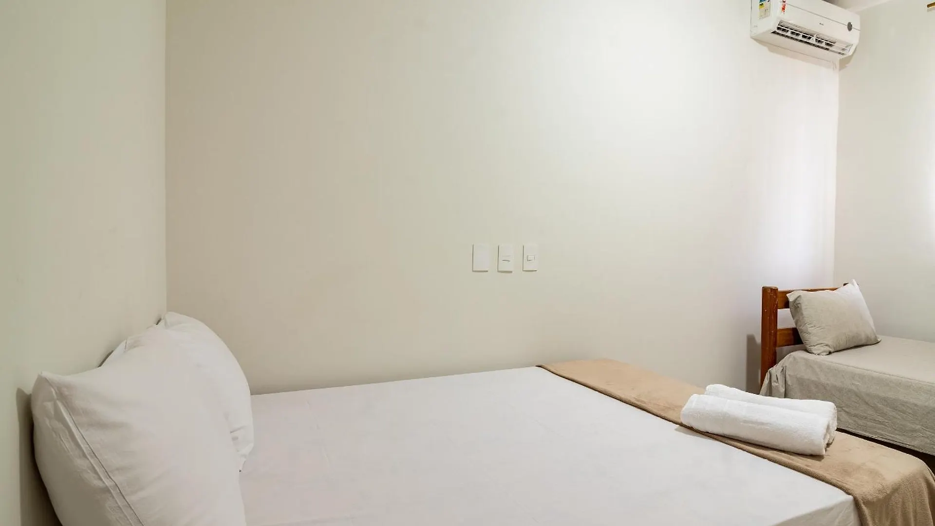 Aptos Em Condominio Frente Mar Na Praia De Taperapua, Atravessou A Rua Esta Na Praia, Aptos Com 2 Quartos Com Ar Condicionado, Internet Privativa 300Mbps, 1 Vaga De Garagem, Acomodam Ate 6 Pessoas 포르투세구로 펜션
