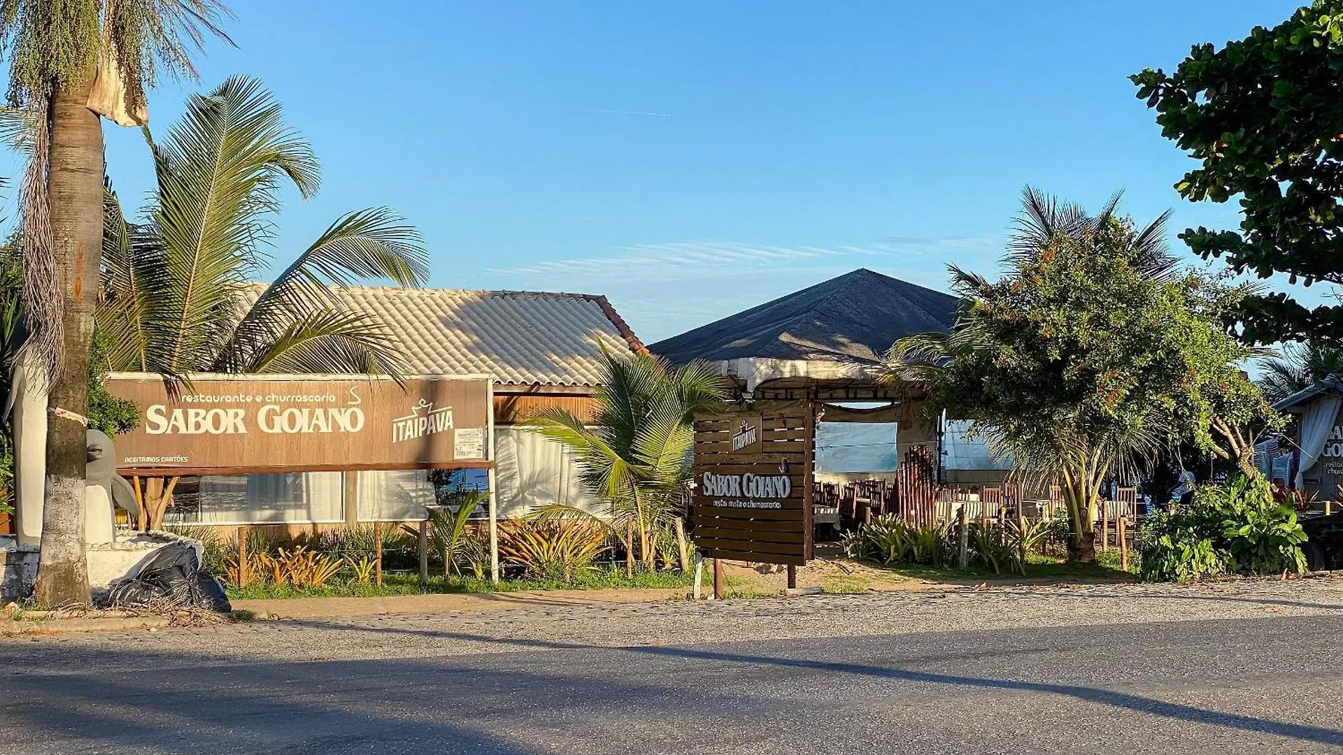 펜션 Aptos Em Condominio Frente Mar Na Praia De Taperapua, Atravessou A Rua Esta Na Praia, Aptos Com 2 Quartos Com Ar Condicionado, Internet Privativa 300Mbps, 1 Vaga De Garagem, Acomodam Ate 6 Pessoas 포르투세구로