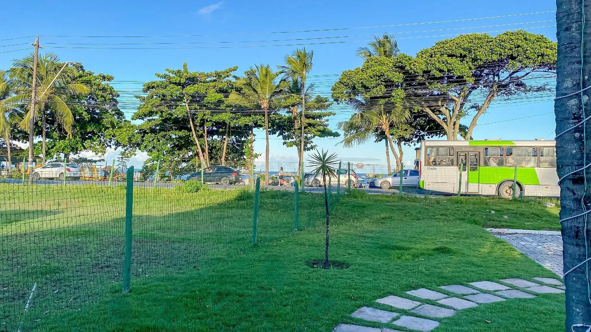 Aptos Em Condominio Frente Mar Na Praia De Taperapua, Atravessou A Rua Esta Na Praia, Aptos Com 2 Quartos Com Ar Condicionado, Internet Privativa 300Mbps, 1 Vaga De Garagem, Acomodam Ate 6 Pessoas 포르투세구로 펜션