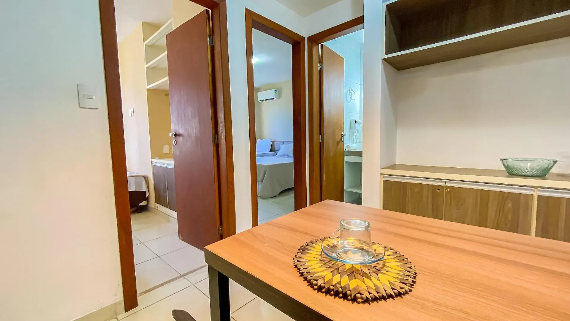 Aptos Em Condominio Frente Mar Na Praia De Taperapua, Atravessou A Rua Esta Na Praia, Aptos Com 2 Quartos Com Ar Condicionado, Internet Privativa 300Mbps, 1 Vaga De Garagem, Acomodam Ate 6 Pessoas 포르투세구로