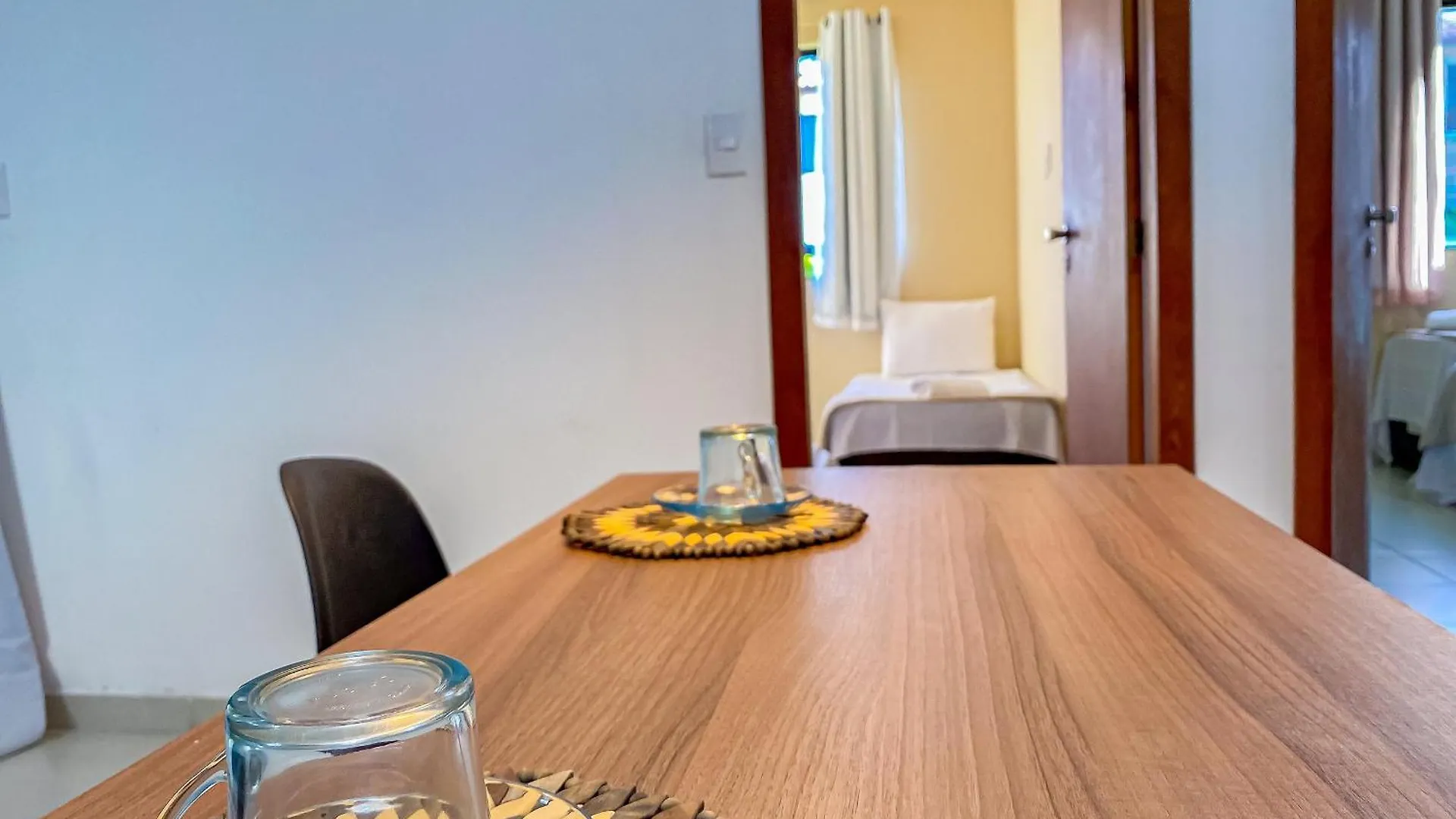 Aptos Em Condominio Frente Mar Na Praia De Taperapua, Atravessou A Rua Esta Na Praia, Aptos Com 2 Quartos Com Ar Condicionado, Internet Privativa 300Mbps, 1 Vaga De Garagem, Acomodam Ate 6 Pessoas 포르투세구로 브라질
