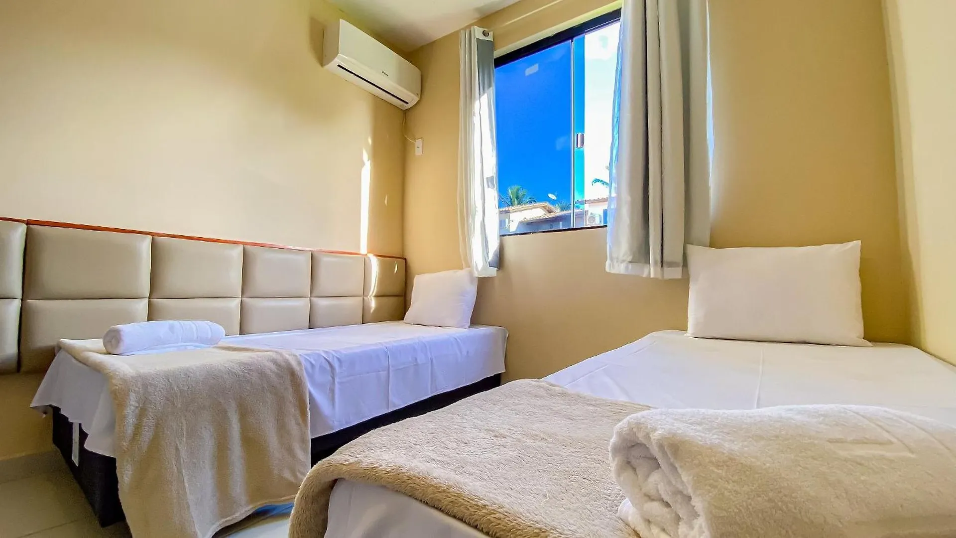 Aptos Em Condominio Frente Mar Na Praia De Taperapua, Atravessou A Rua Esta Na Praia, Aptos Com 2 Quartos Com Ar Condicionado, Internet Privativa 300Mbps, 1 Vaga De Garagem, Acomodam Ate 6 Pessoas 포르투세구로