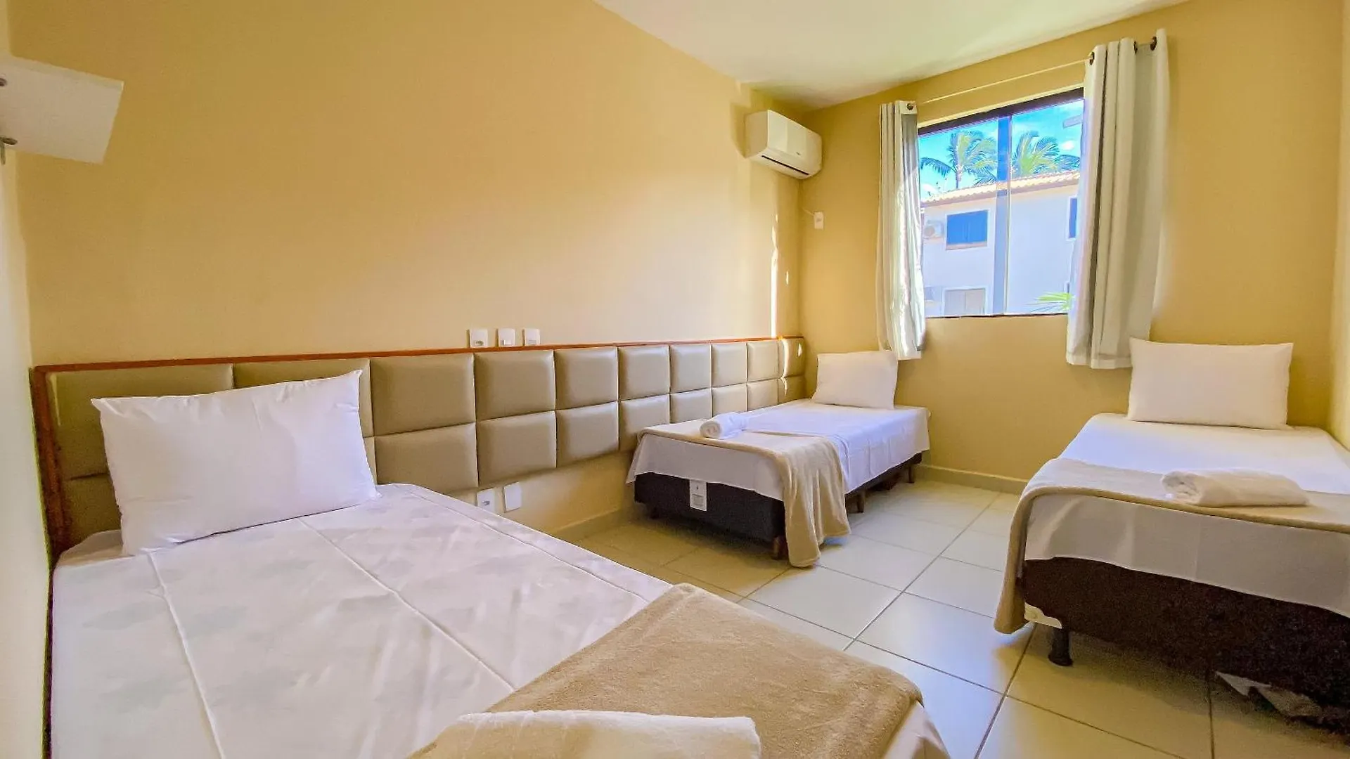 Aptos Em Condominio Frente Mar Na Praia De Taperapua, Atravessou A Rua Esta Na Praia, Aptos Com 2 Quartos Com Ar Condicionado, Internet Privativa 300Mbps, 1 Vaga De Garagem, Acomodam Ate 6 Pessoas 포르투세구로 펜션