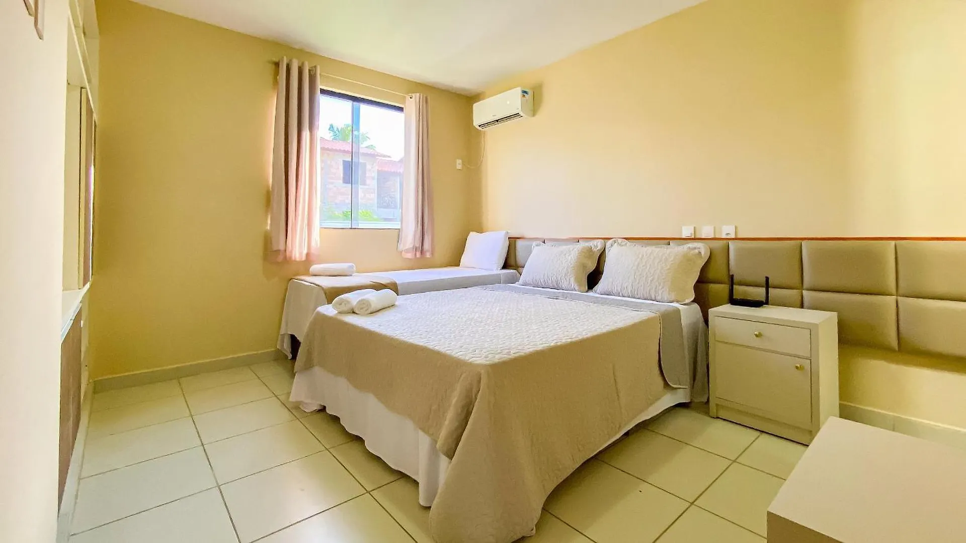 펜션 Aptos Em Condominio Frente Mar Na Praia De Taperapua, Atravessou A Rua Esta Na Praia, Aptos Com 2 Quartos Com Ar Condicionado, Internet Privativa 300Mbps, 1 Vaga De Garagem, Acomodam Ate 6 Pessoas 포르투세구로
